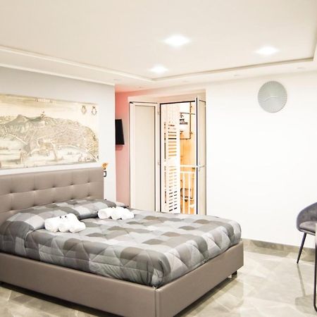 Suite Napoli Sotterranea Con Vasca Idromassaggio Exterior photo