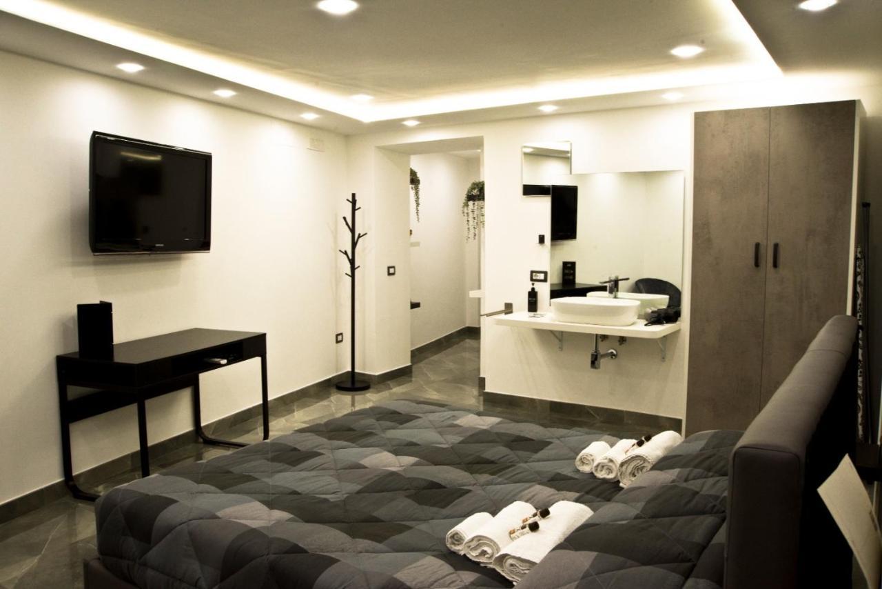 Suite Napoli Sotterranea Con Vasca Idromassaggio Exterior photo